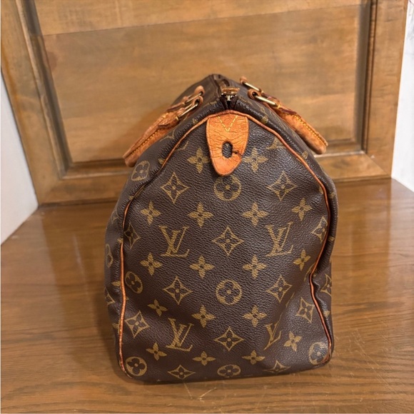 Louis Vuitton Monogram SPEEDY 35 - Picture 8 of 14
